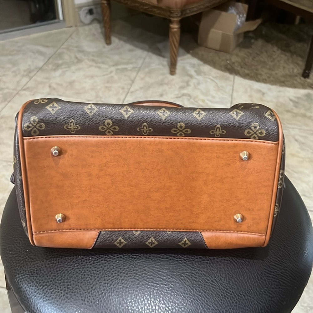 Purse - Picture 7 of 16